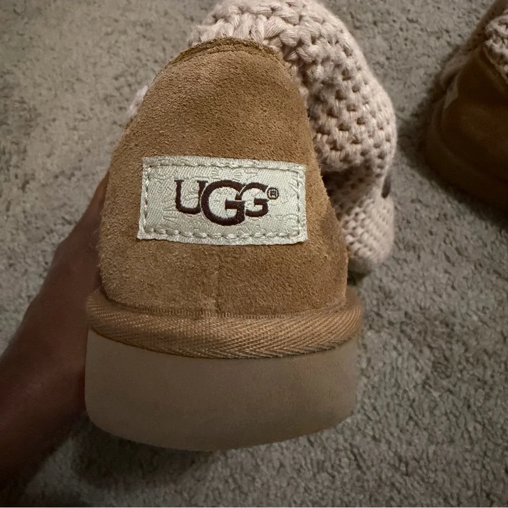 UGG Shaina Size 6 - Picture 12 of 16